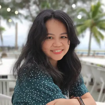 Andrea, 38