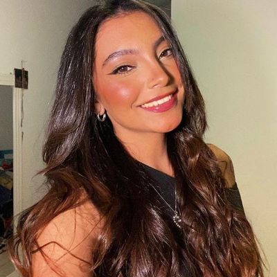 Cecilia, 22