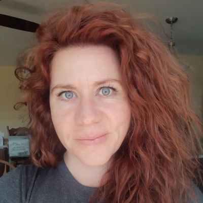 Sara, 43