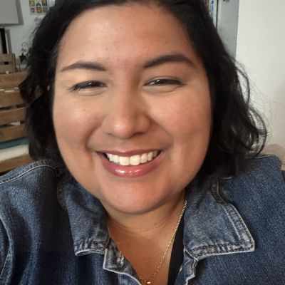Angelica, 30