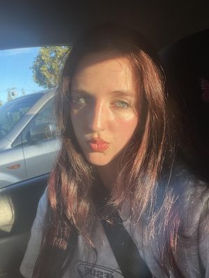 Katrine, 19