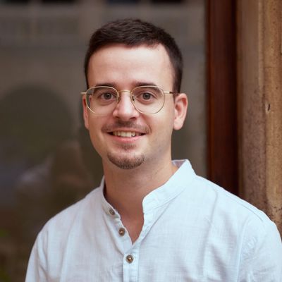 Luis, 31