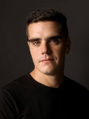 Julio, 43