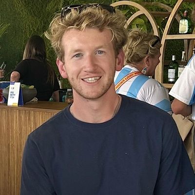 Simon, 23