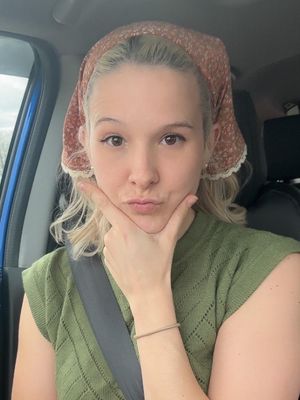 Sarah, 28