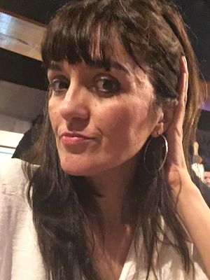 Claudia, 52