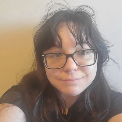 Sarah, 25