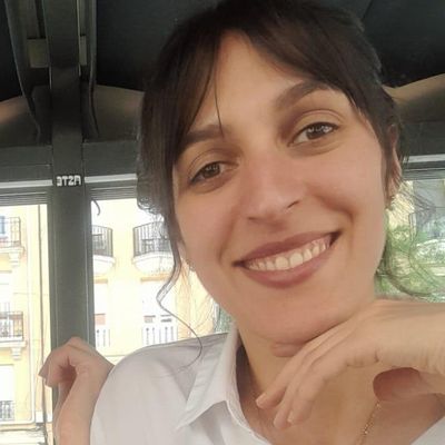 Marta, 35