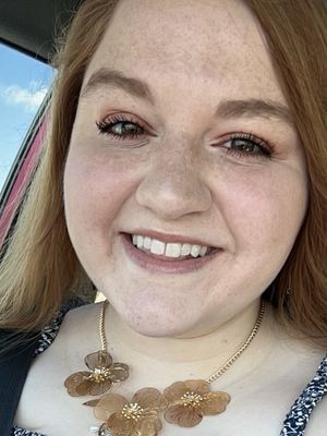 Emily, 28