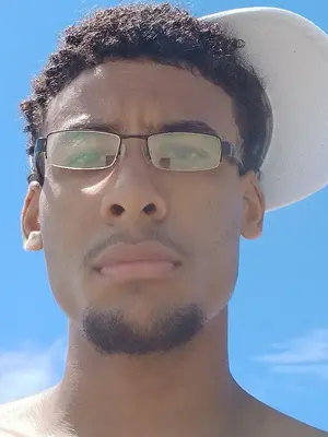 Miguel, 19