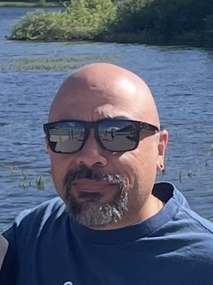 Eduardo, 47