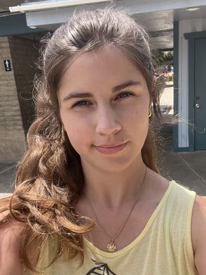 Amanda, 22
