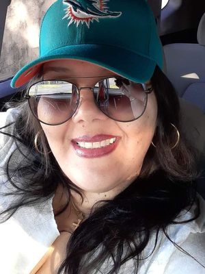 Stephanie, 48