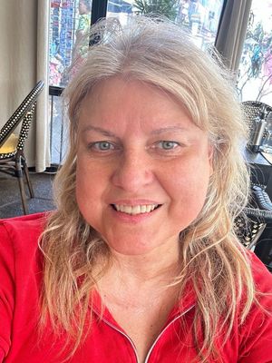 Emie, 58