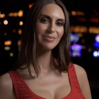 Caroline, 48