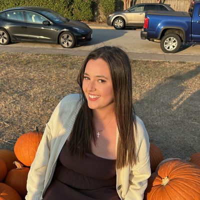 Mary Kate, 22