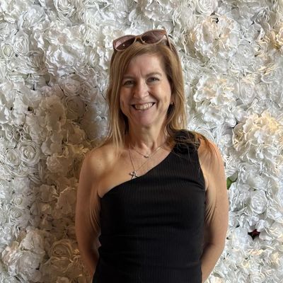 Melanie, 55