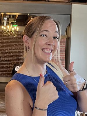 Denise, 43