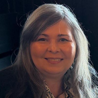 Traci, 51
