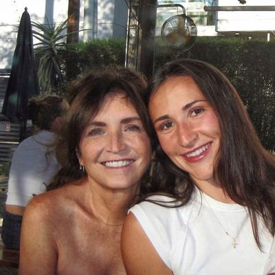 Cristina, 57
