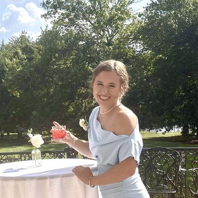 Sarah, 28