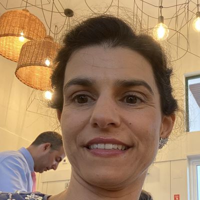 Heloisa, 43