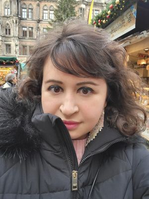 Alicia, 33