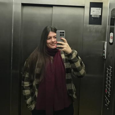 Fernanda, 27