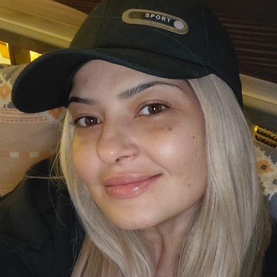 Sarah, 41