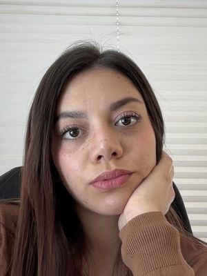 Valentina, 25