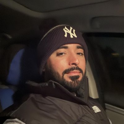 Jonathan, 29