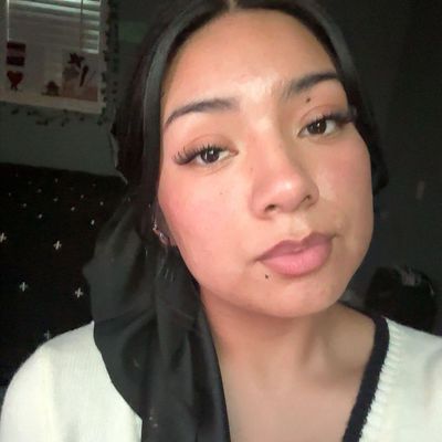 Yesenia, 20
