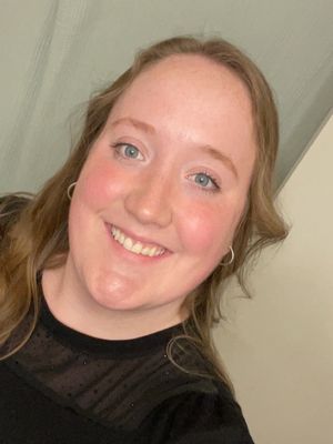 Elena, 27
