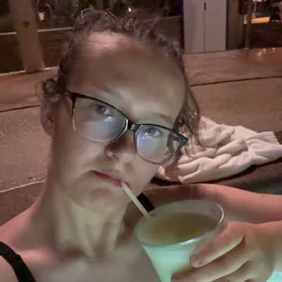 Abby, 19