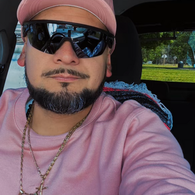 Manuel, 38