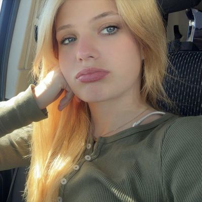 Isabel, 19