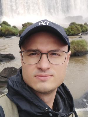 Gustavo, 40