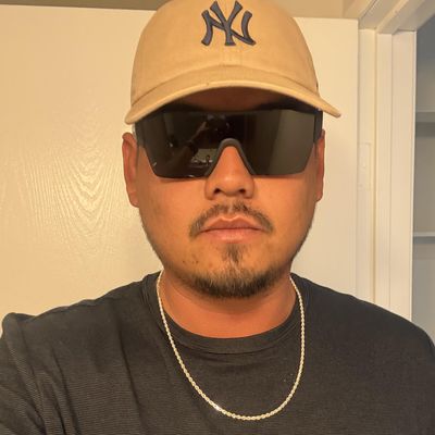 Alejandro, 32