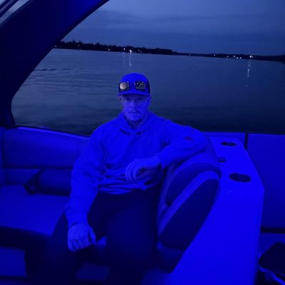 Aydan, 24