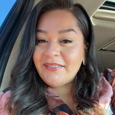 Andrea, 33