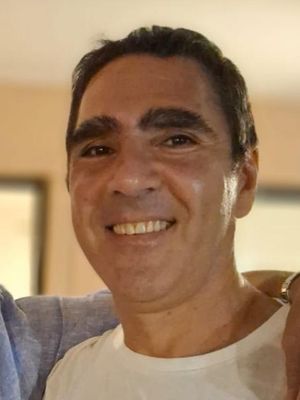 Alejandro, 54