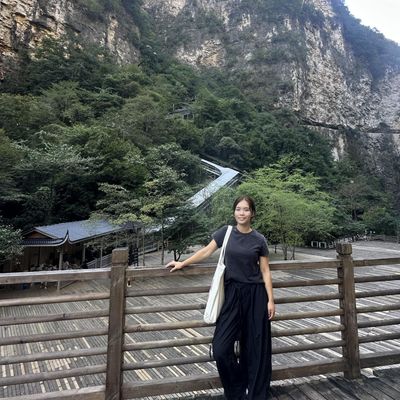 Angela, 33
