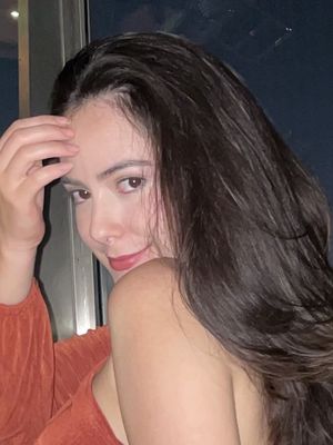 Natalia, 33