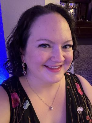 Lyndsey, 37