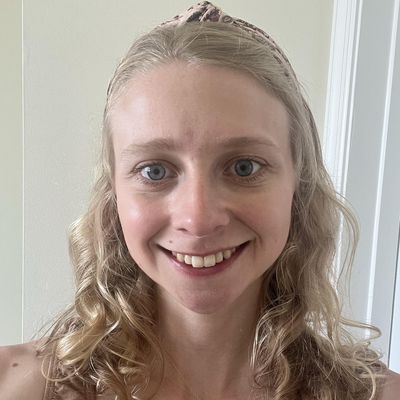 Anna, 23