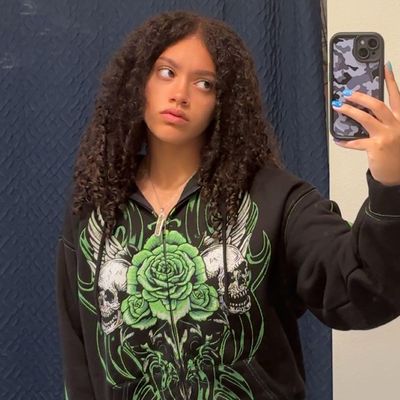 Abby, 22