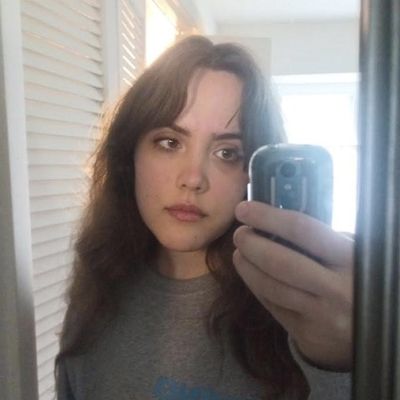Lily, 22
