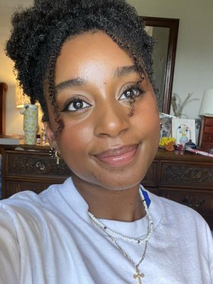 Mikayla, 25
