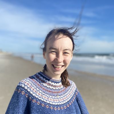 Cristina, 28