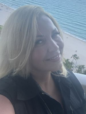 Romy, 53